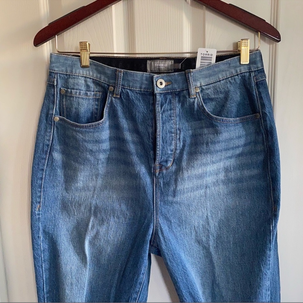 New Torrid Premium Skinny Mom Jeans Premium High Rise Blue Jeans 26R Distressed - Picture 4 of 6